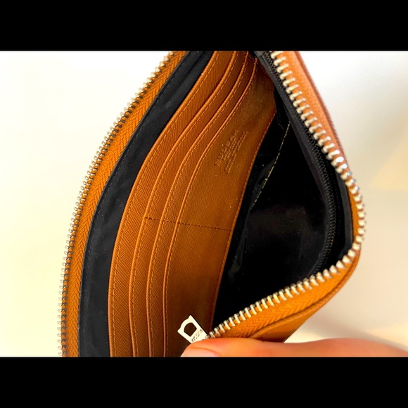 Rudsak leather wristlet with strap & chain - Picture 5 of 7